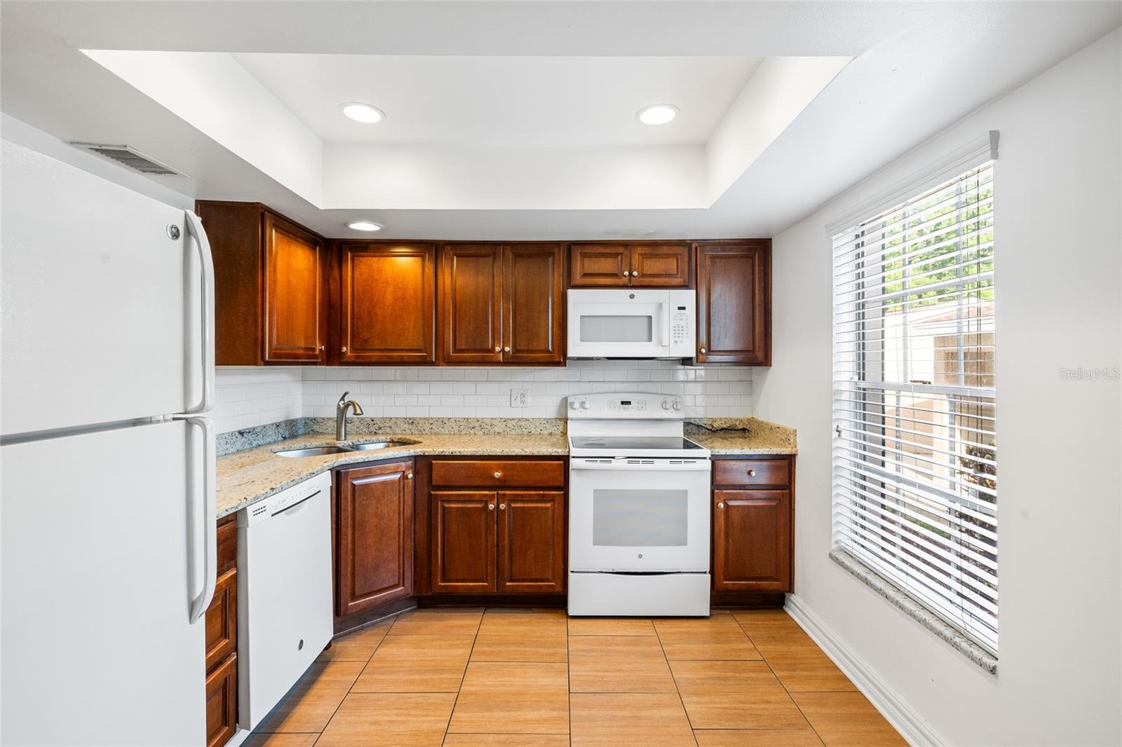 THE GRAND AT OLDE CARROLLWOOD - Residential