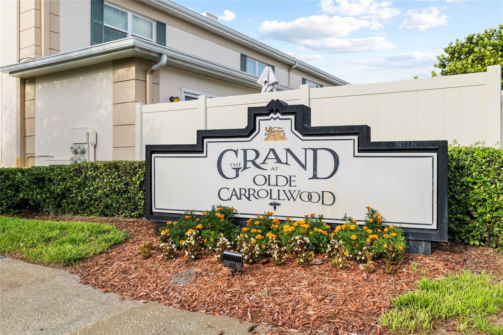 10360 CARROLLWOOD LANE 212