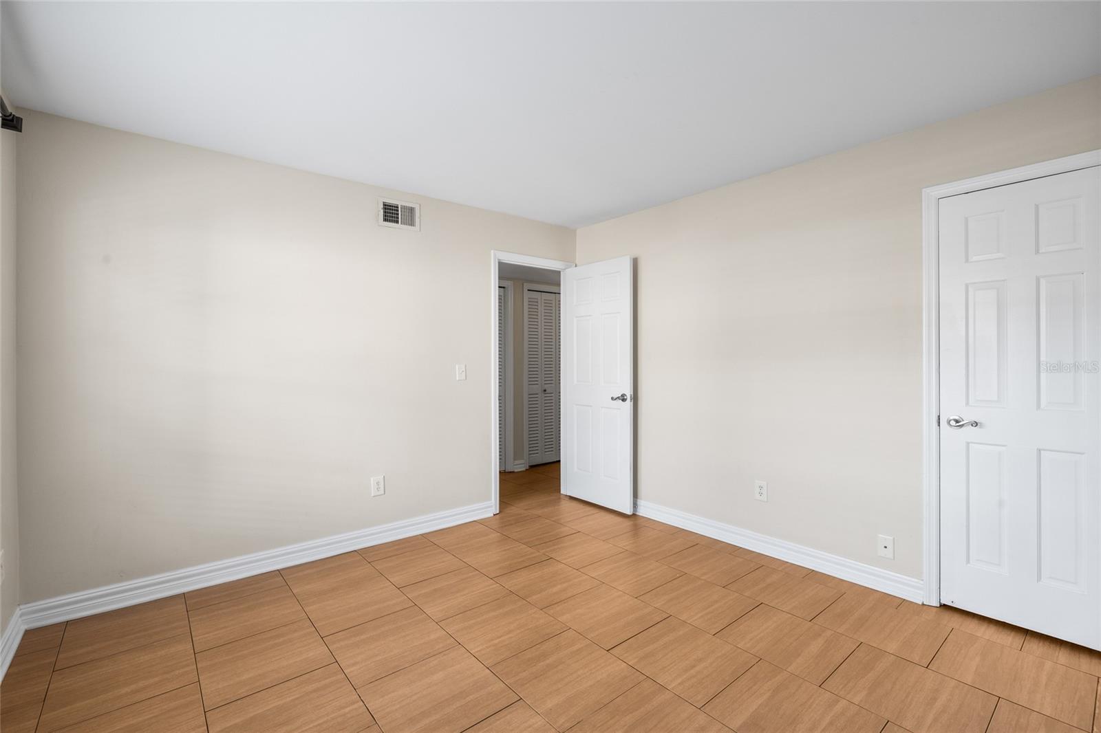 THE GRAND AT OLDE CARROLLWOOD - Residential