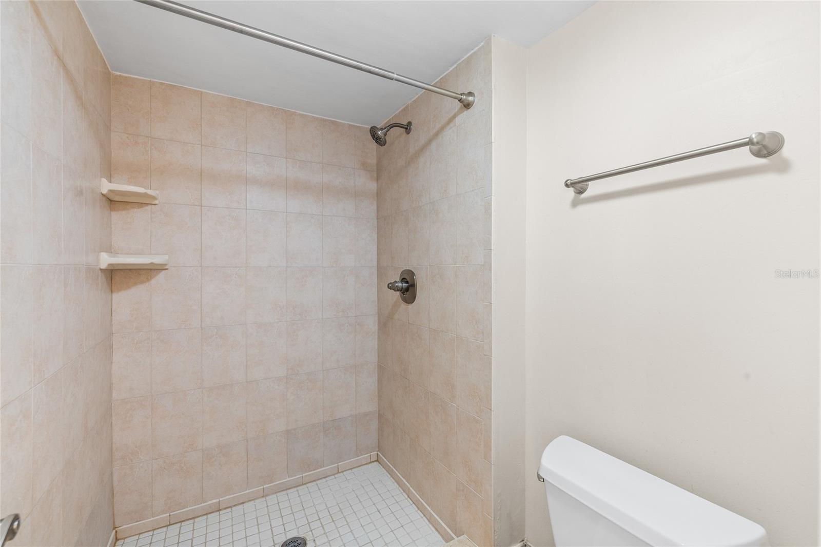 THE GRAND AT OLDE CARROLLWOOD - Residential