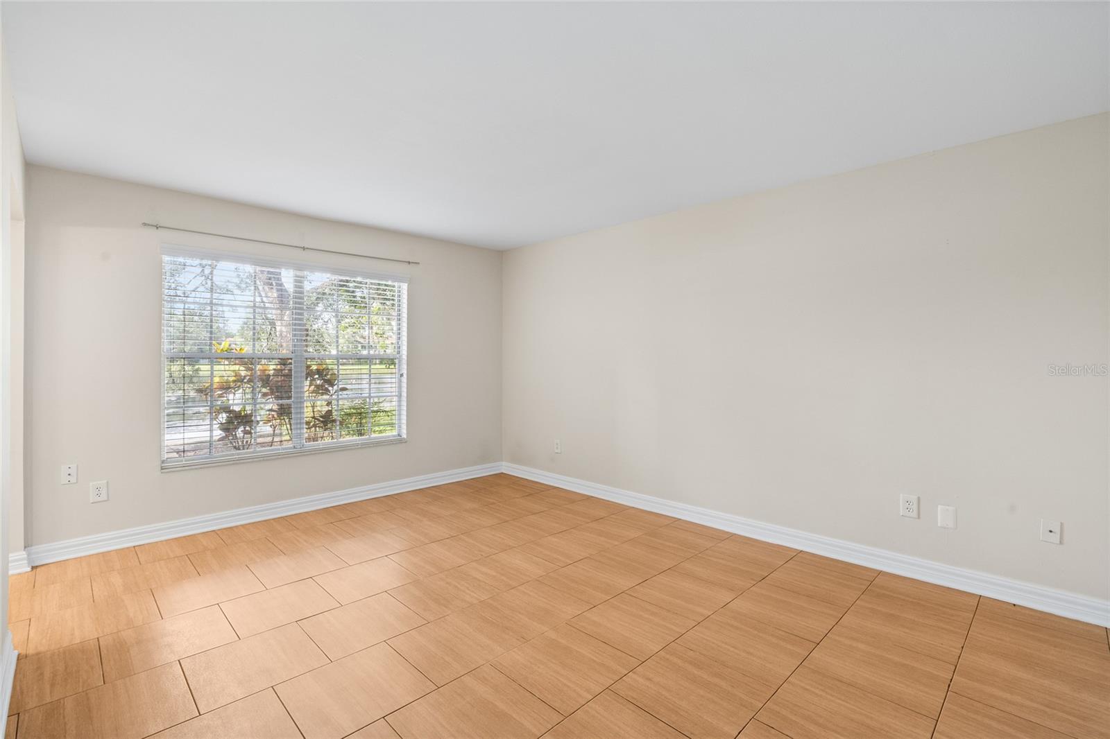 THE GRAND AT OLDE CARROLLWOOD - Residential