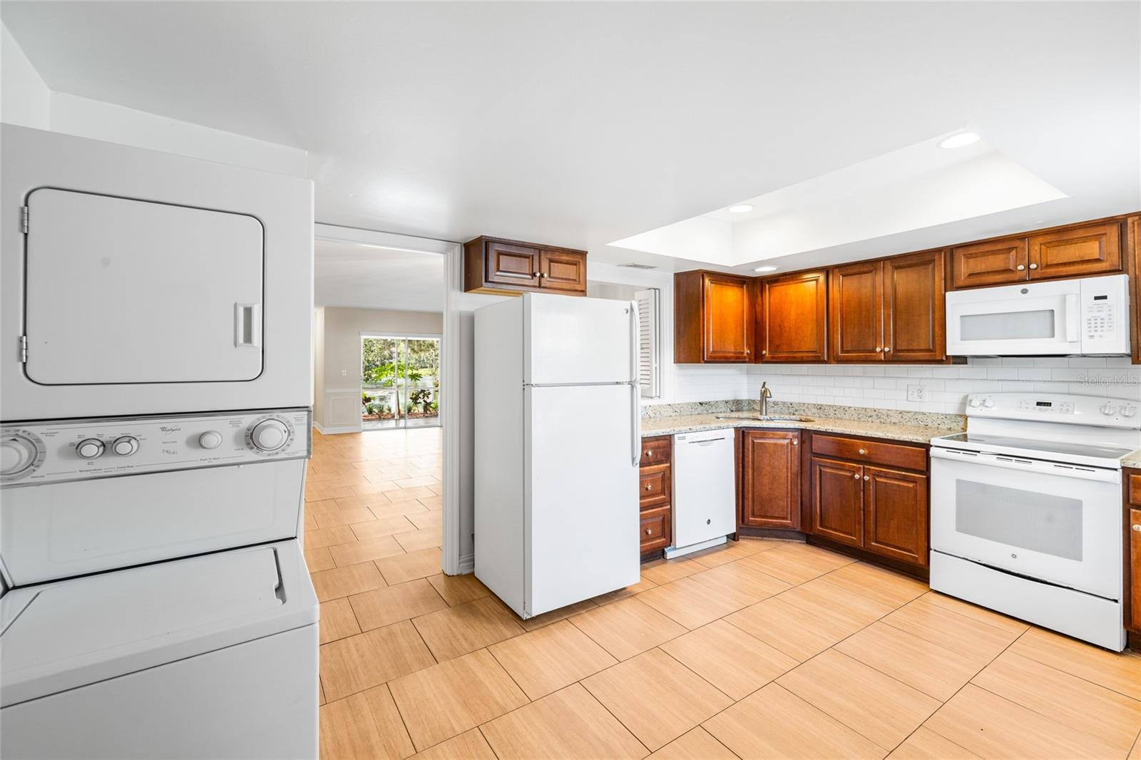 THE GRAND AT OLDE CARROLLWOOD - Residential