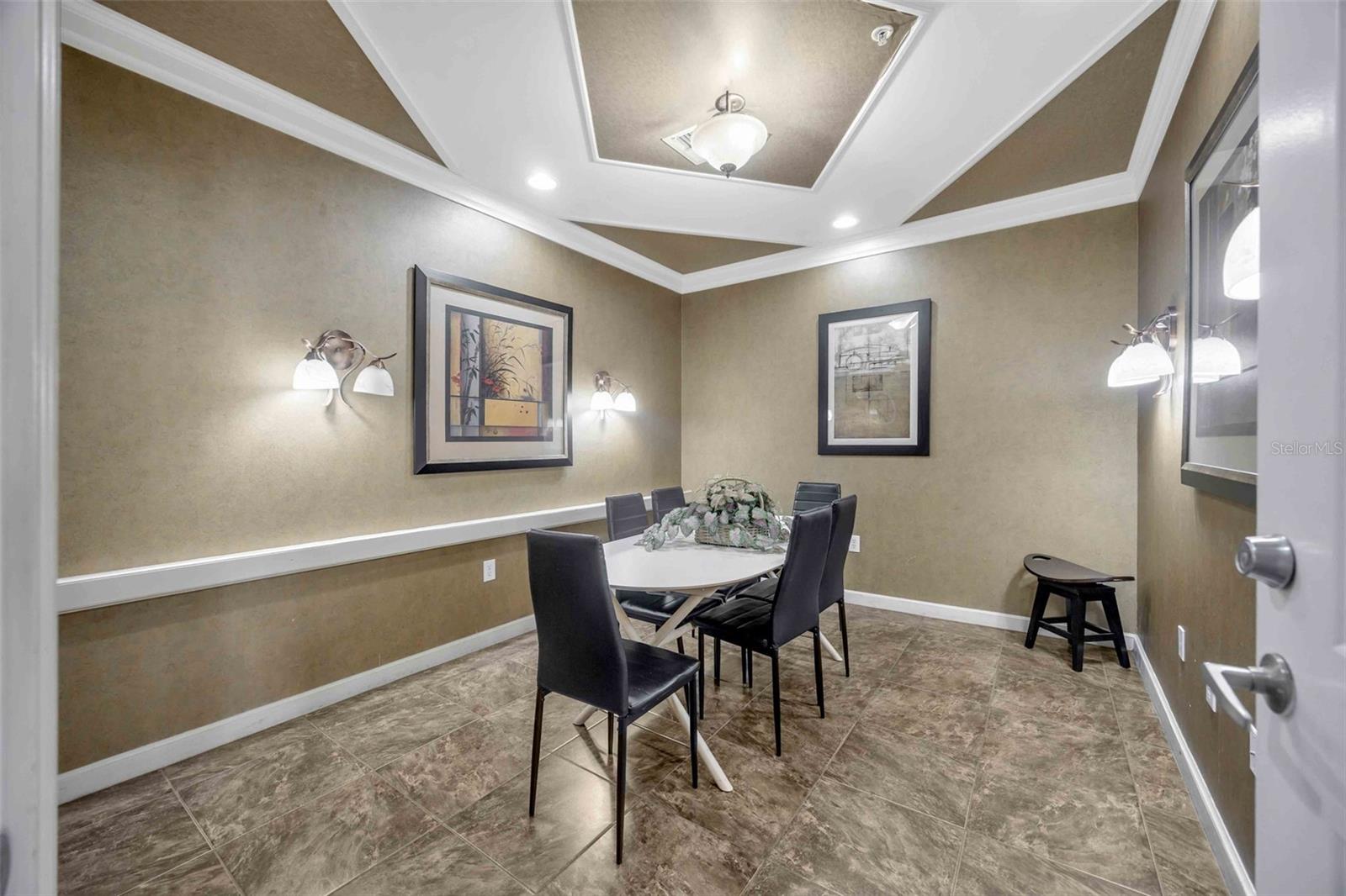 VILLA SONOMA AT INTERNATIONAL - Residential