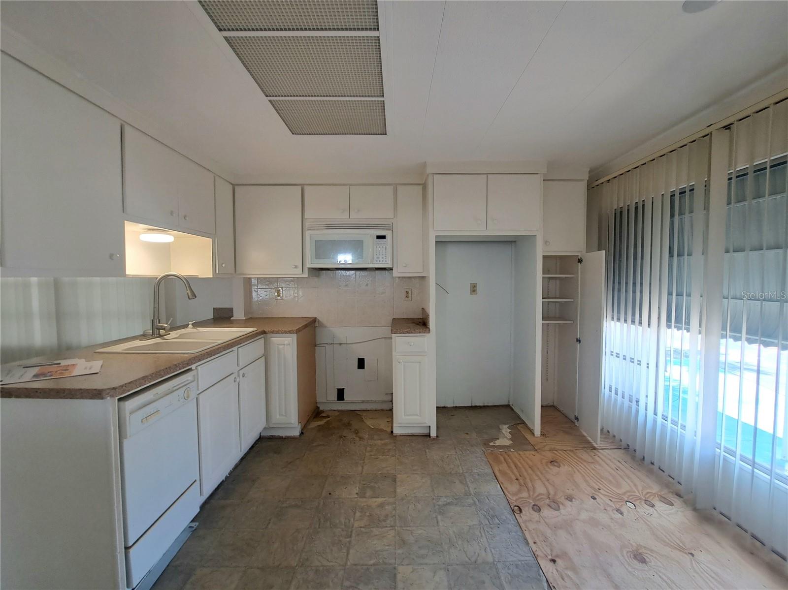4851 W GANDY BOULEVARD B12L23