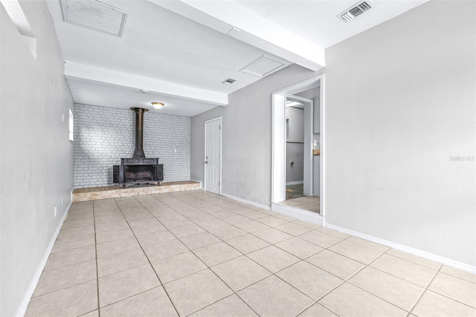 ROYAL OAK MANOR - Residential