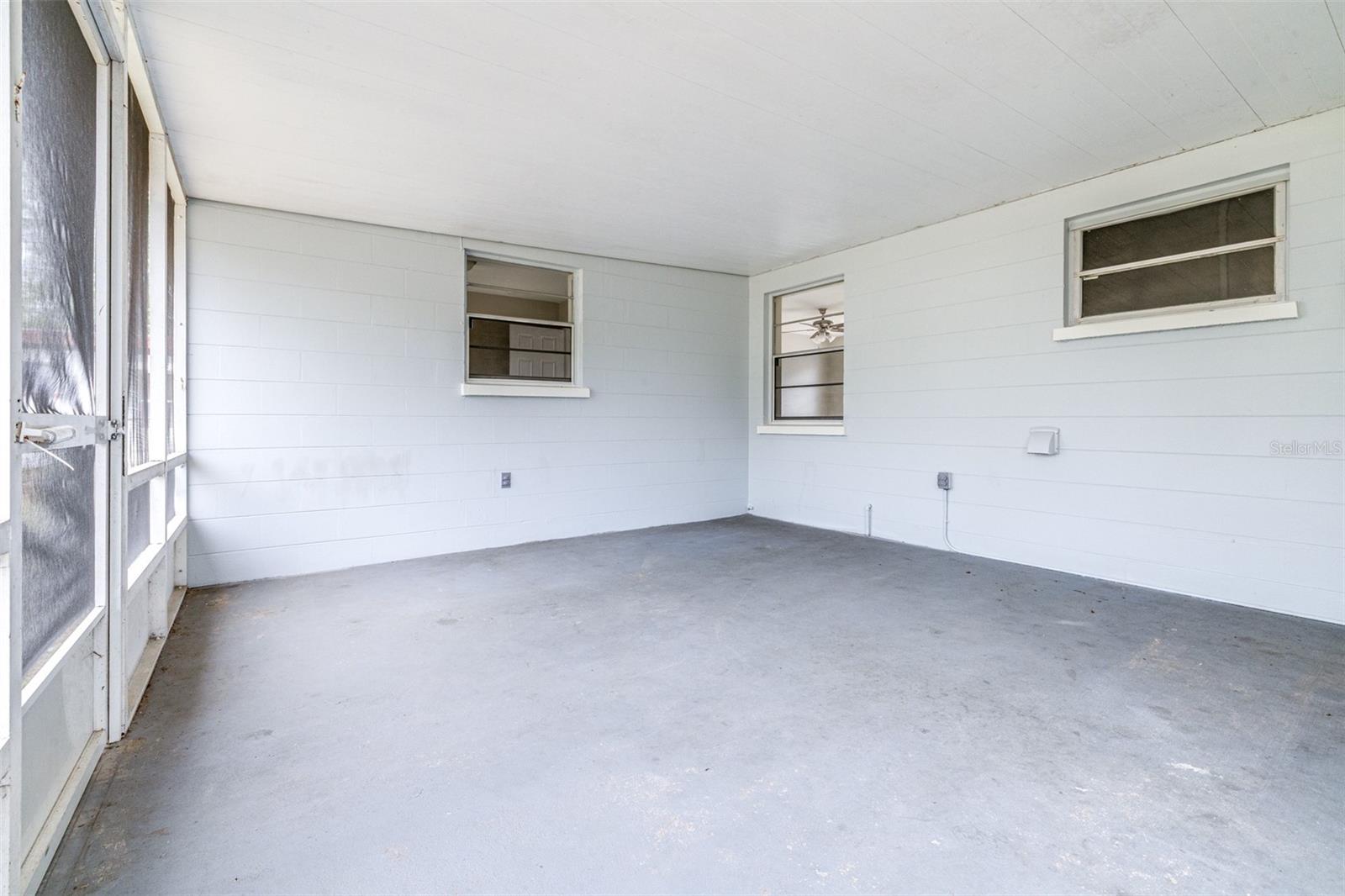 ROYAL OAK MANOR - Residential