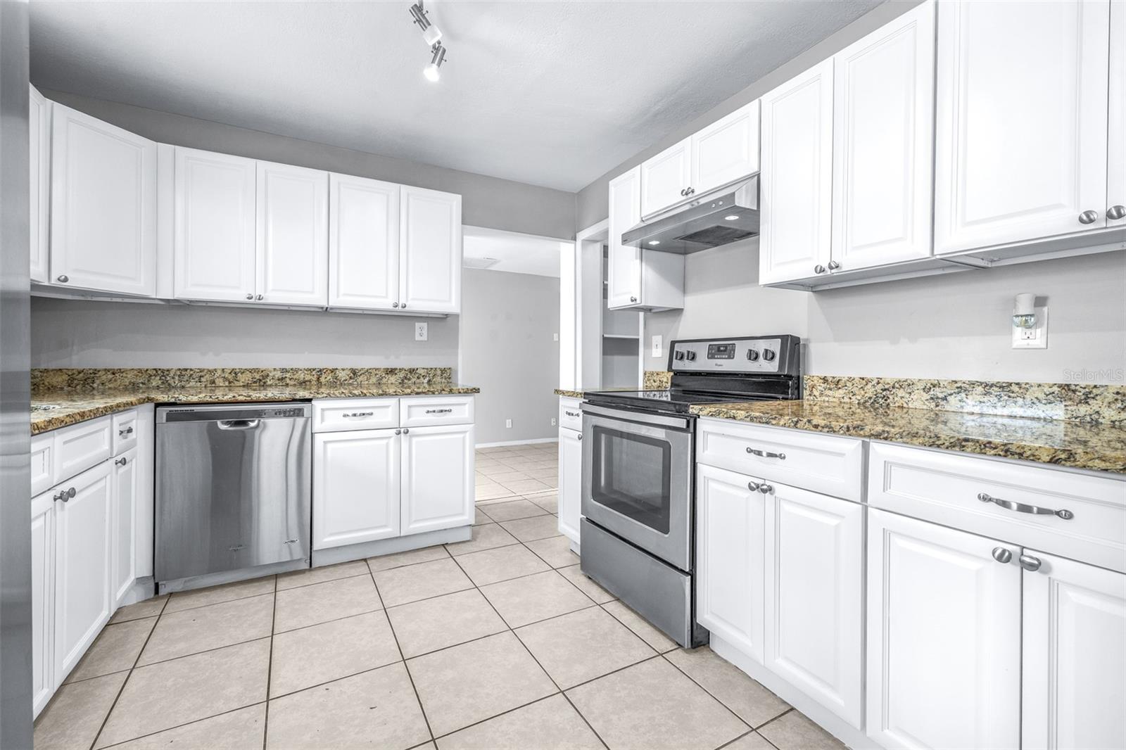 ROYAL OAK MANOR - Residential