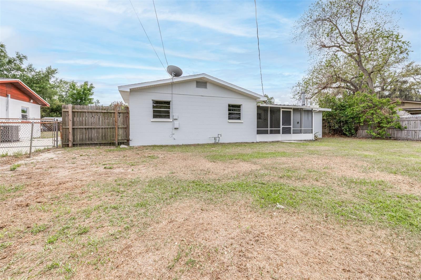 ROYAL OAK MANOR - Residential