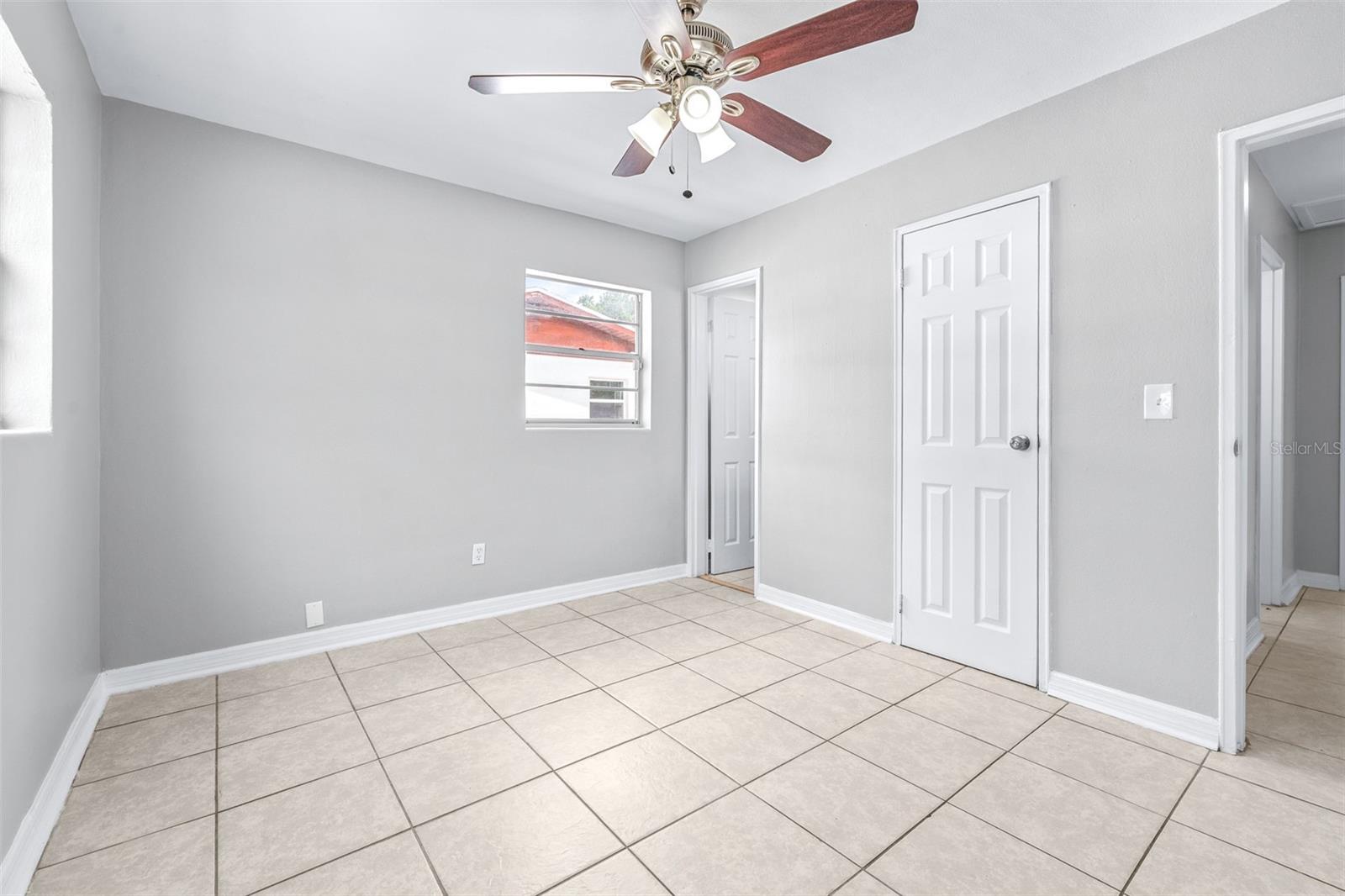 ROYAL OAK MANOR - Residential