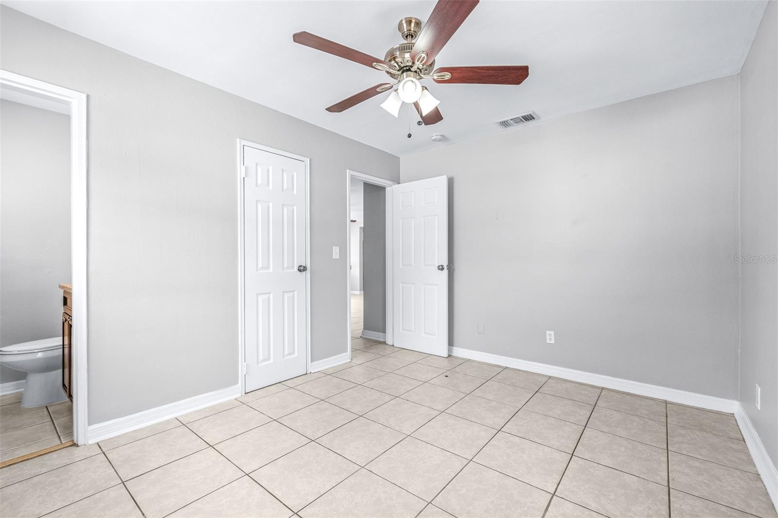 ROYAL OAK MANOR - Residential