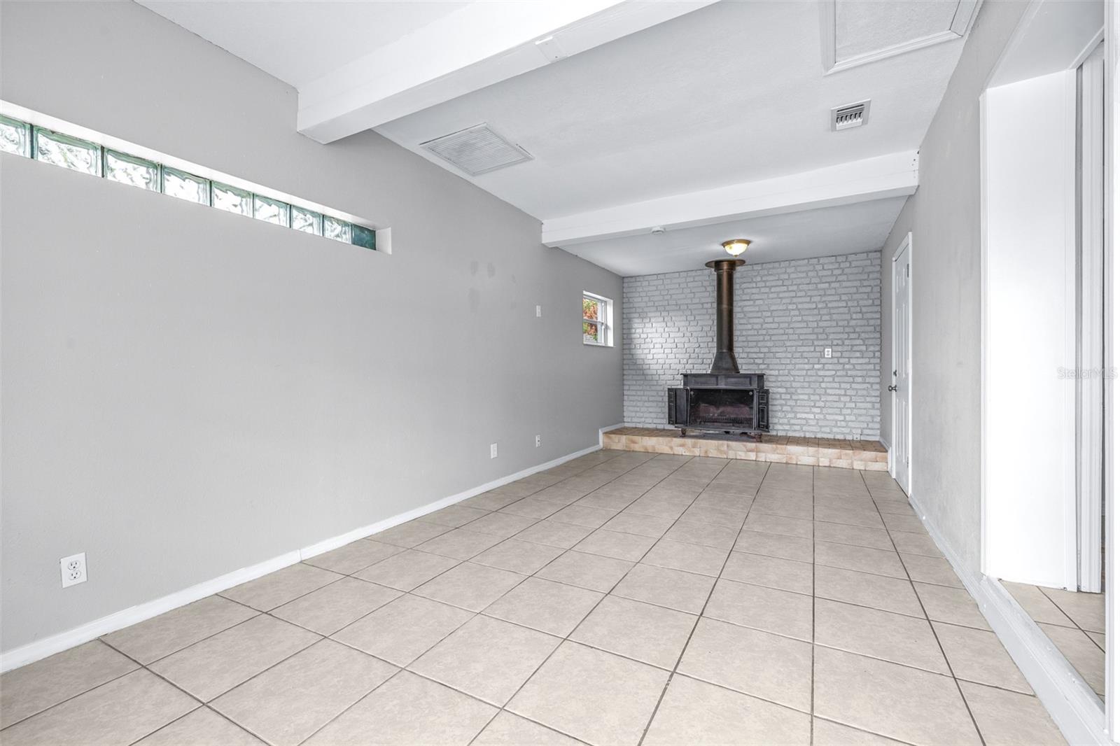 ROYAL OAK MANOR - Residential