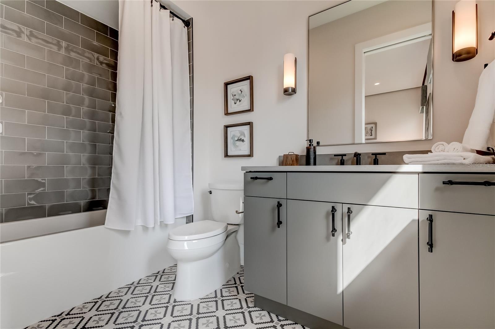 WHITE TROUT LAKE SUB - Residential