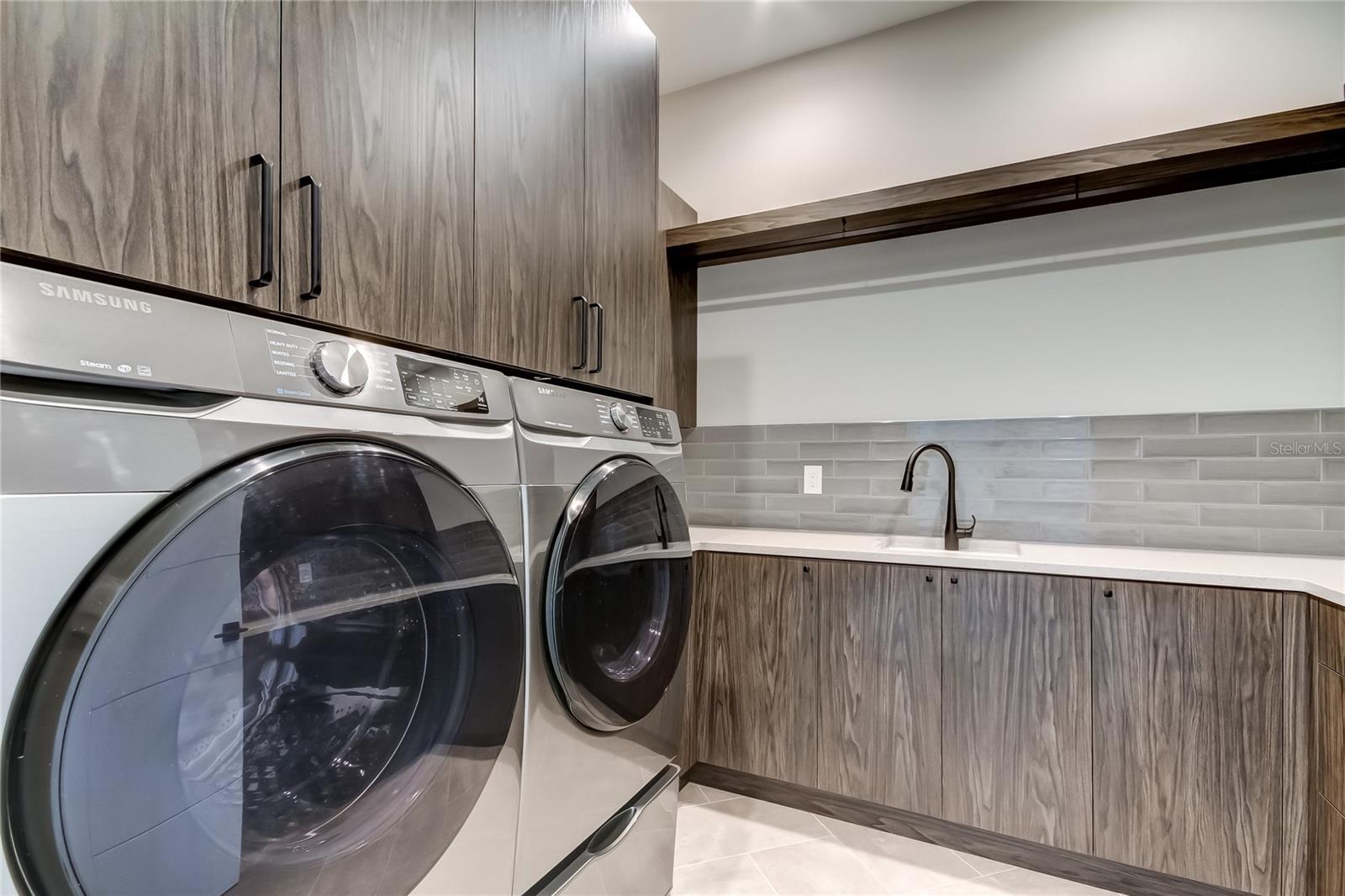 WHITE TROUT LAKE SUB - Residential