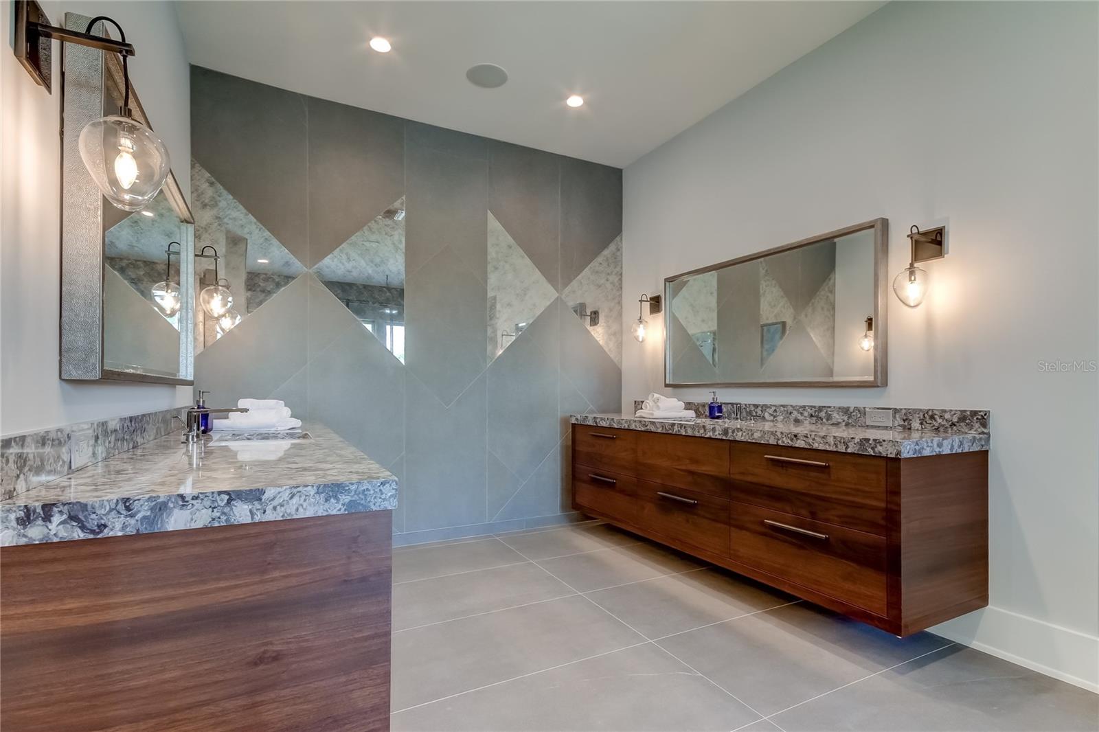 WHITE TROUT LAKE SUB - Residential