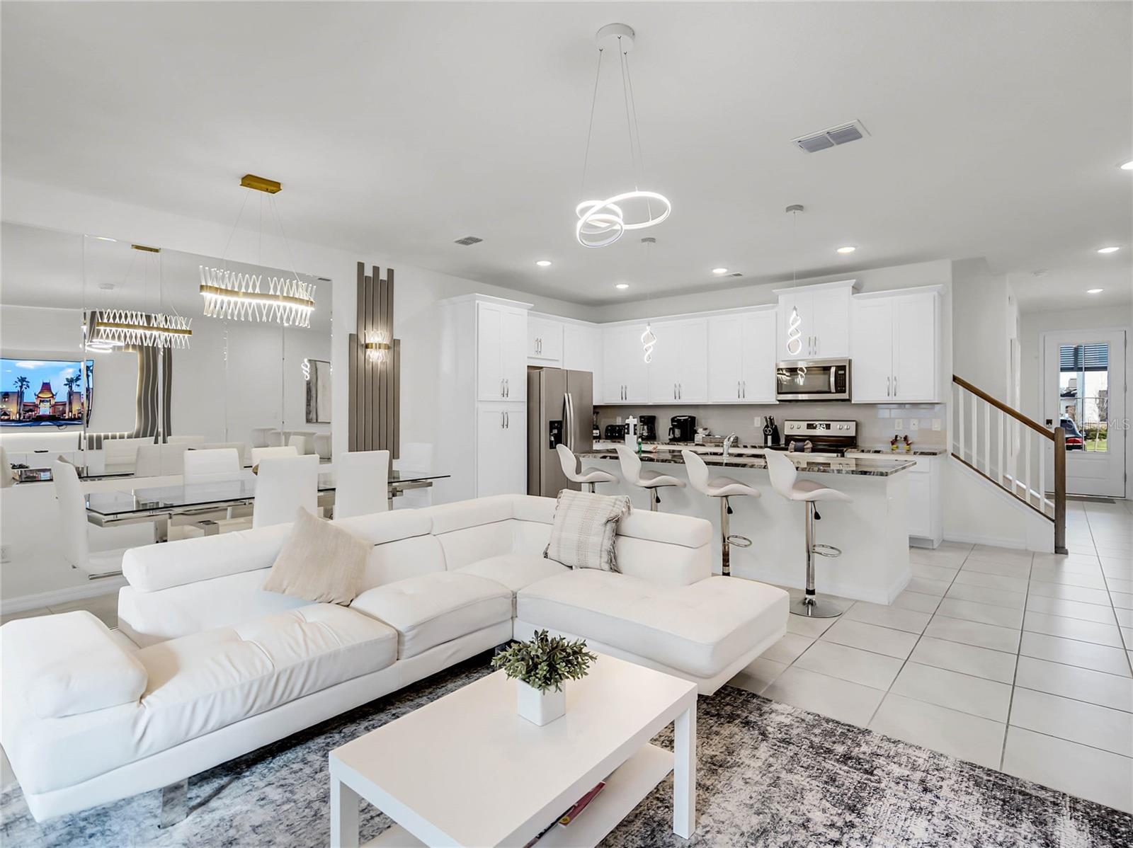 1800 TROPICAL PALMS CIRCLE