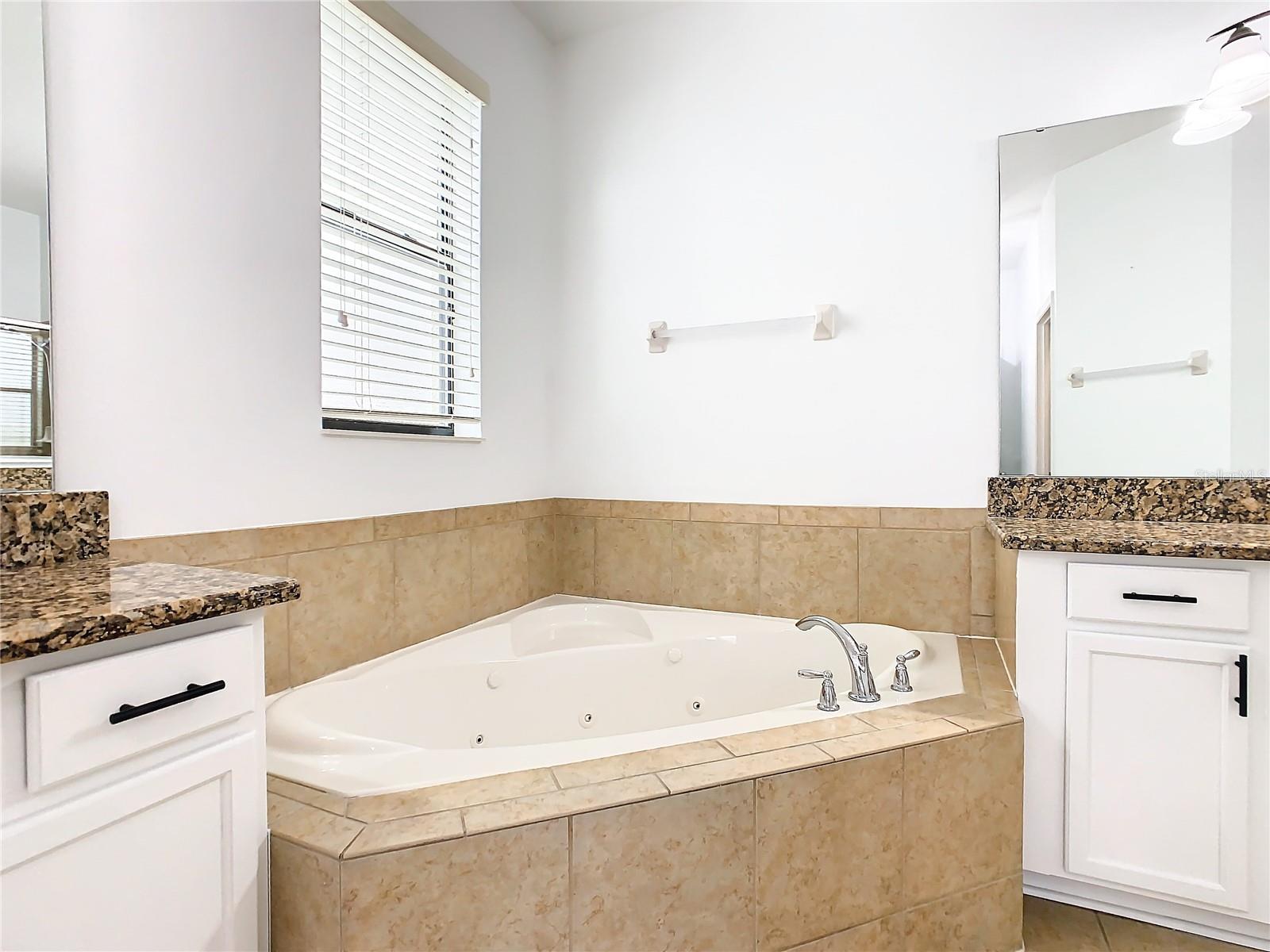 SHINGLE CREEK RESERVE AT THE OAKS PH 5 - Residential