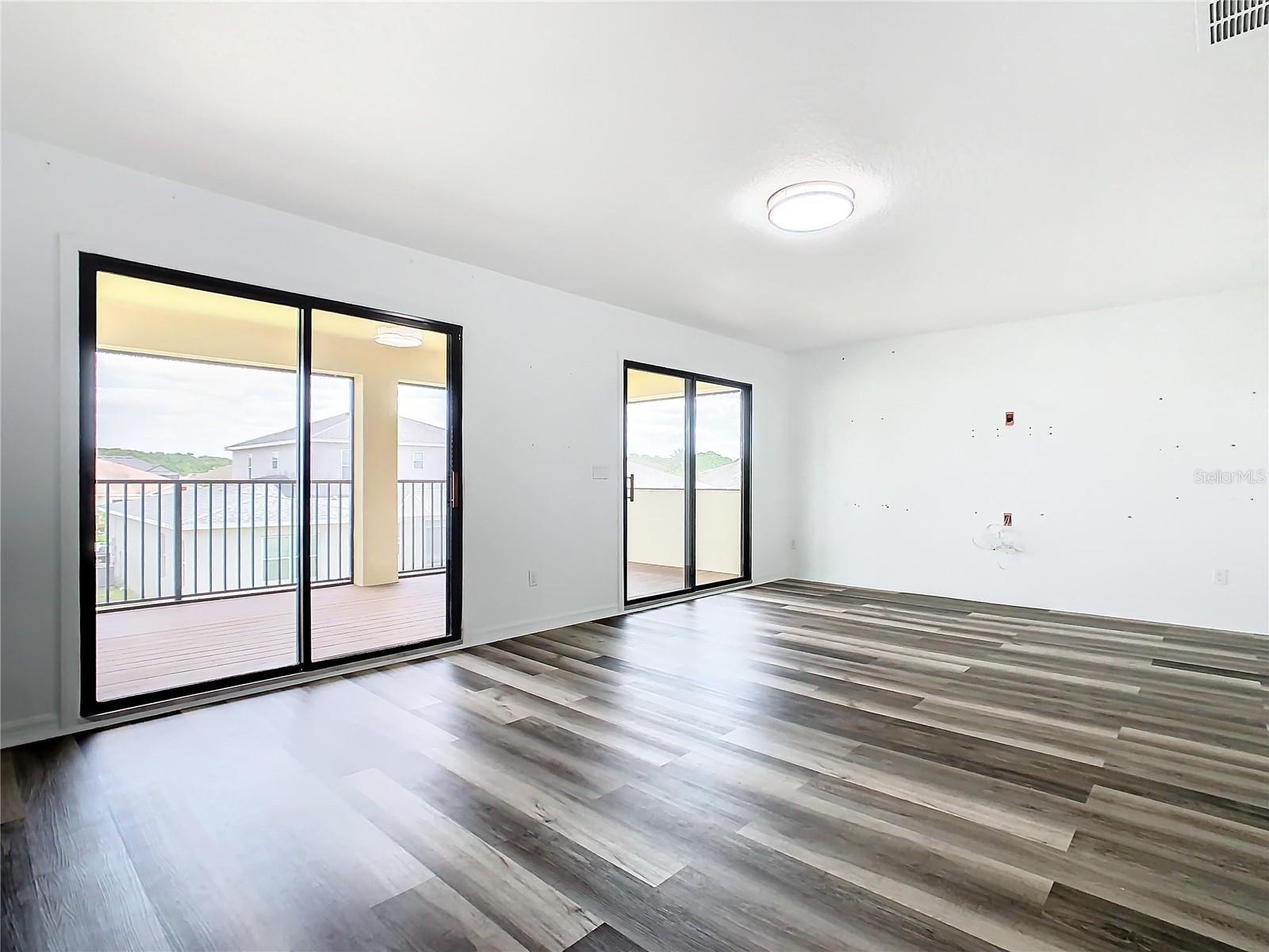 SHINGLE CREEK RESERVE AT THE OAKS PH 5 - Residential