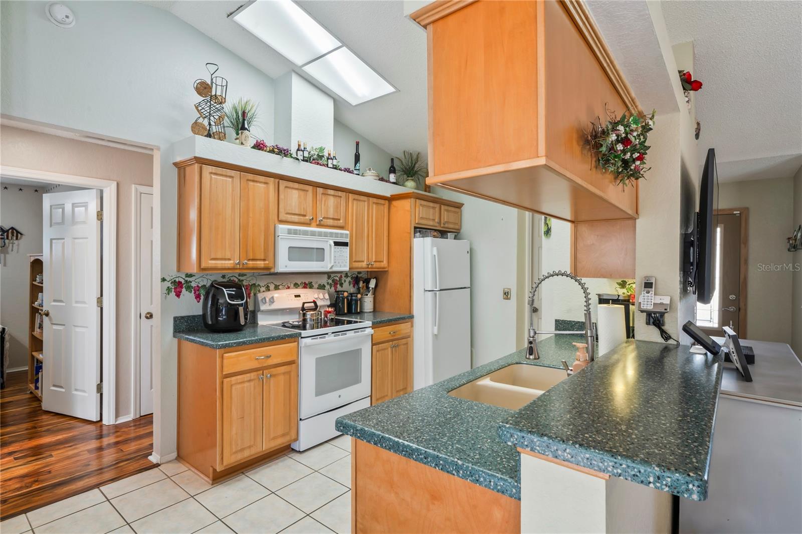 SPRING HILL - Residential