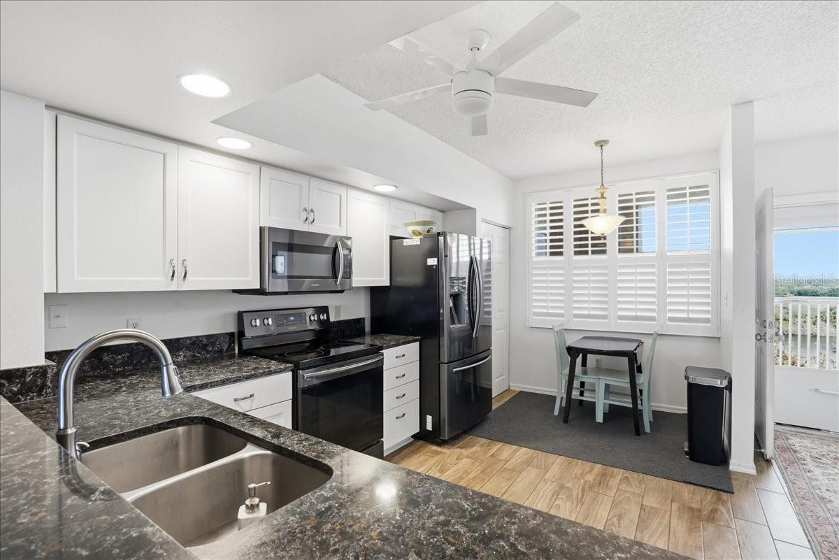 6425 SHORELINE DRIVE 10503