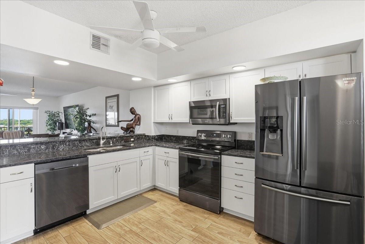 6425 SHORELINE DRIVE 10503