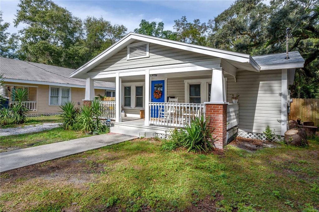 Photo of 806 E Hamilton Avenue, Tampa, FL 33604 (MLS # TB8504679)