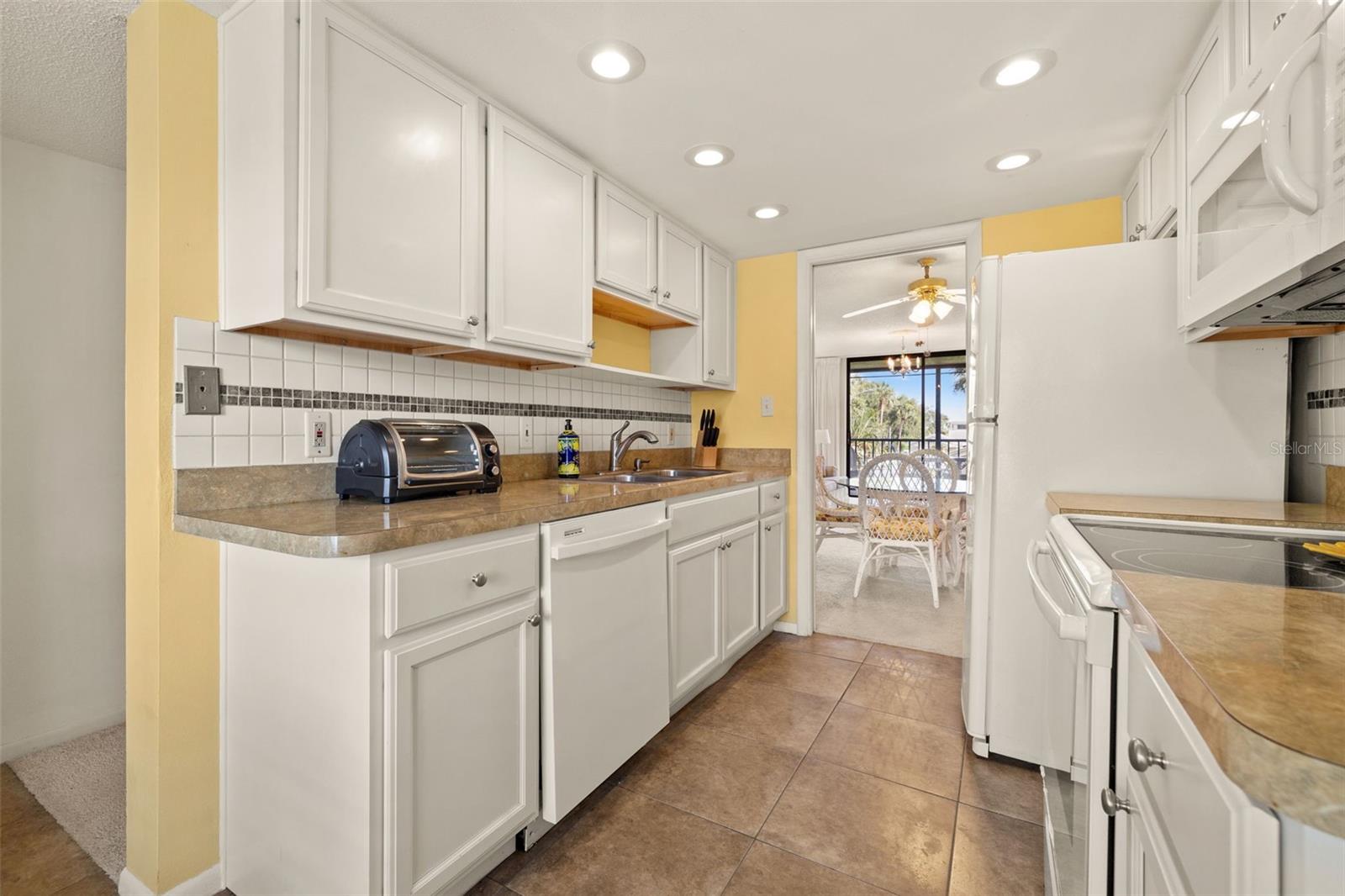 PASADENA COVE CONDO - Residential Lease