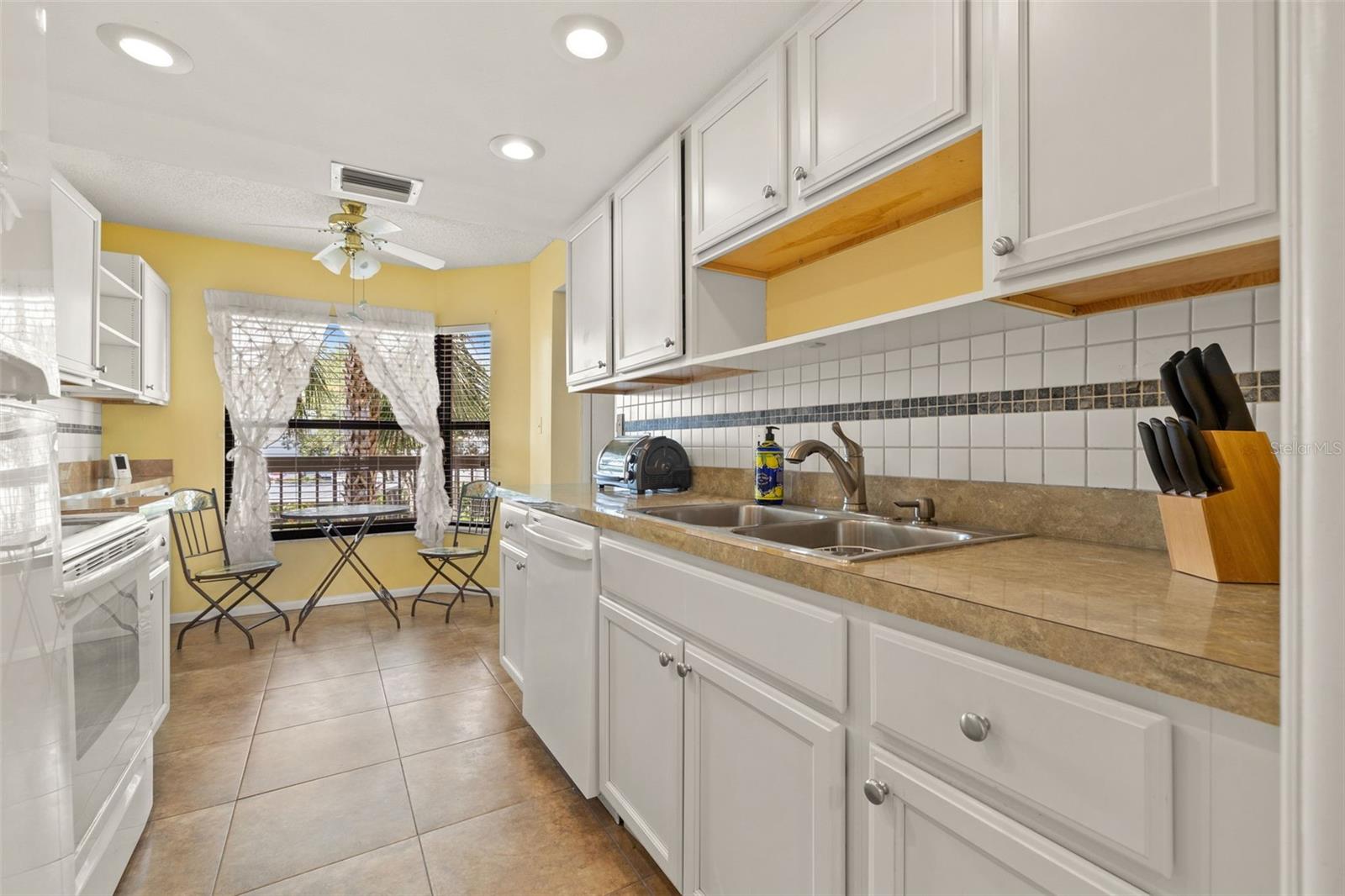 PASADENA COVE CONDO - Residential Lease