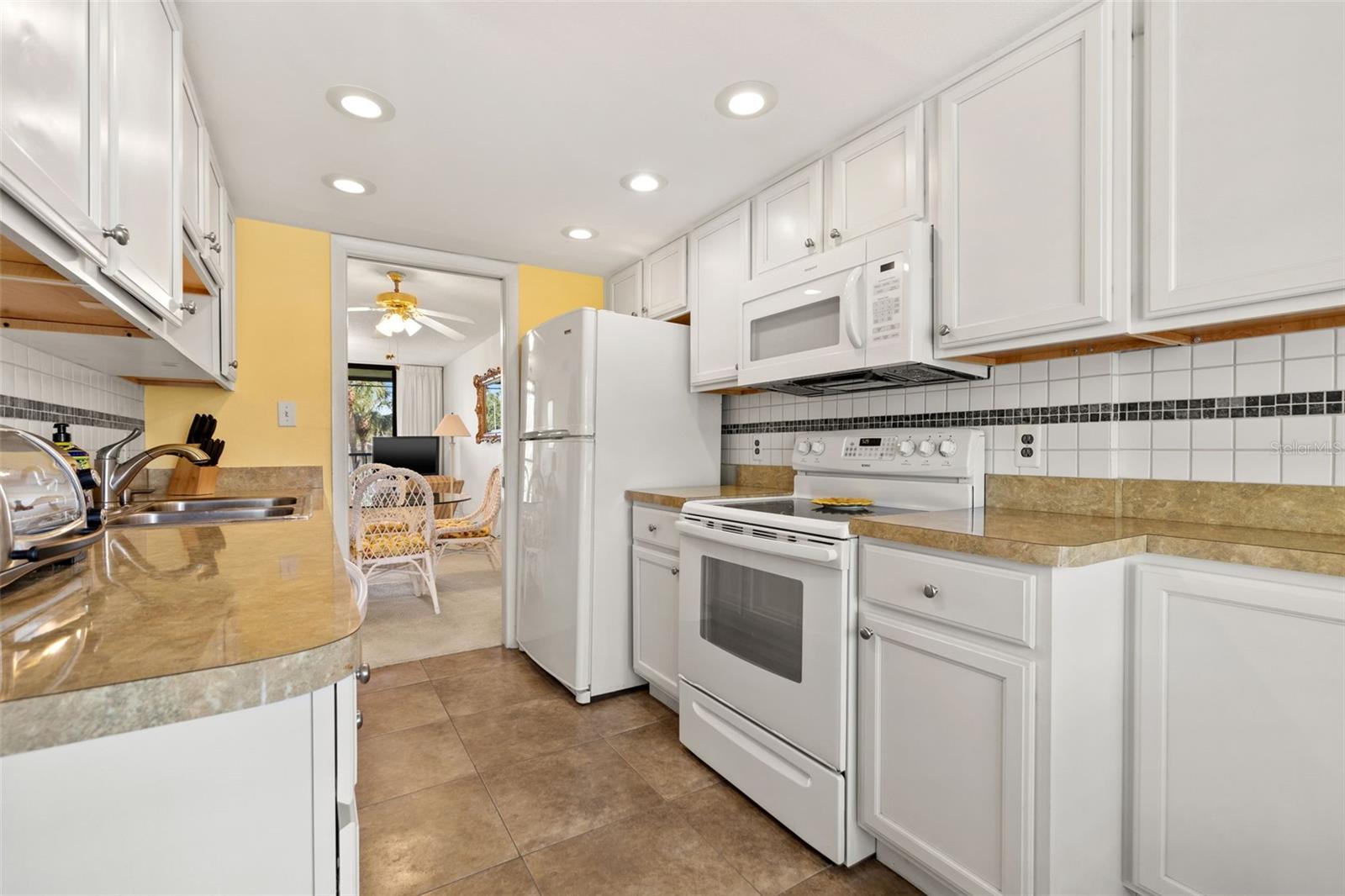 PASADENA COVE CONDO - Residential Lease