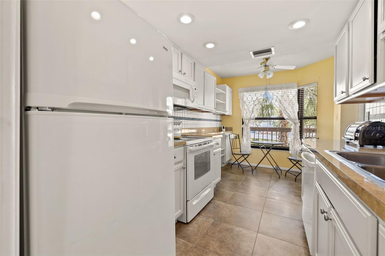 PASADENA COVE CONDO - Residential Lease