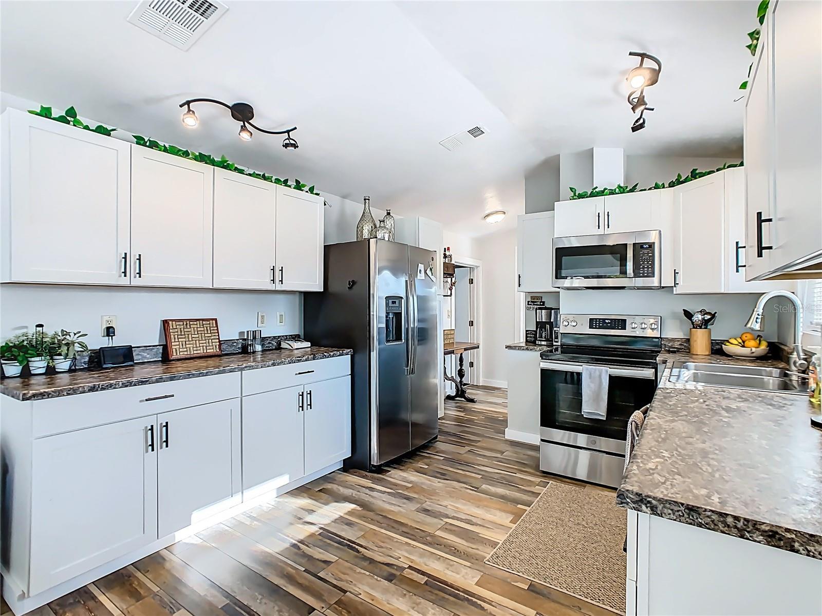 LILY LAKE GOLF & RV RESORT PH 01 - Residential