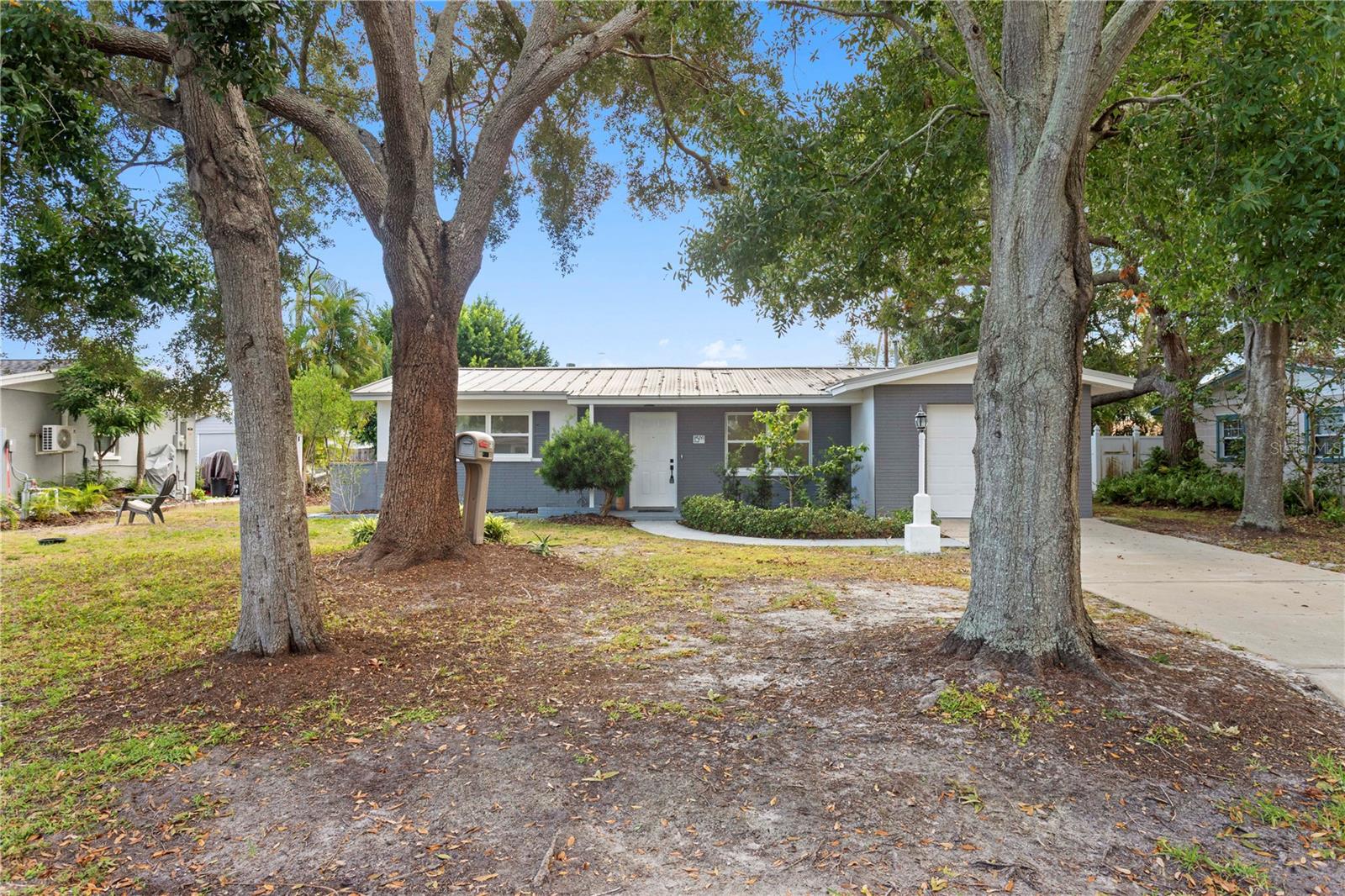 WINSTON PARK - Residential