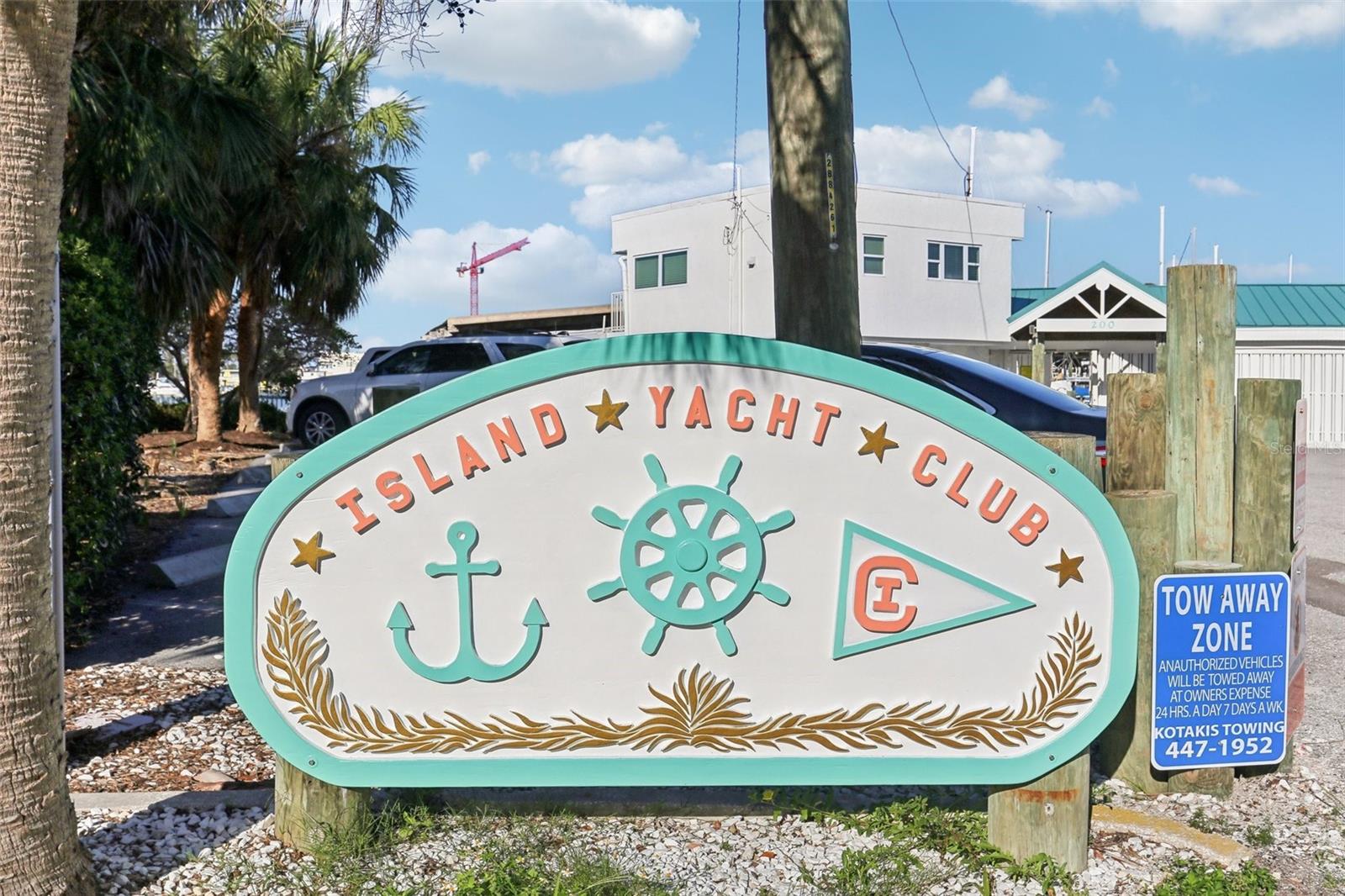 200 WINDWARD PASSAGE 84