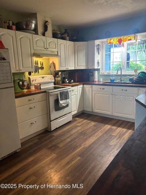 BRYANTS LAKE VIEW MANOR - Residential