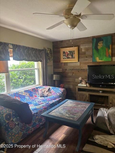 BRYANTS LAKE VIEW MANOR - Residential