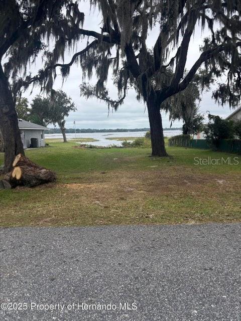 BRYANTS LAKE VIEW MANOR - Residential