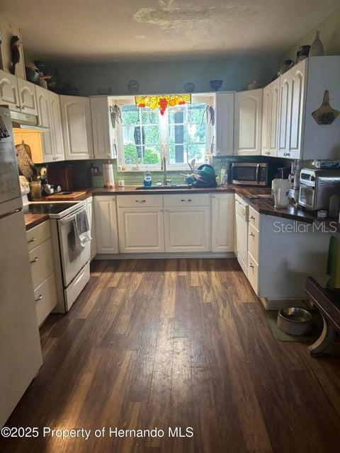 BRYANTS LAKE VIEW MANOR - Residential