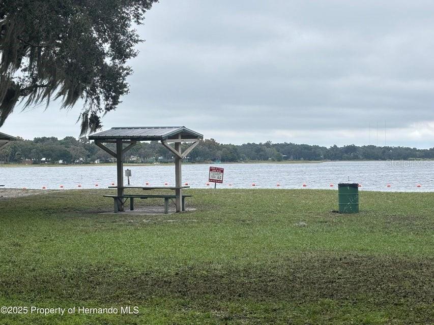 BRYANTS LAKE VIEW MANOR - Residential