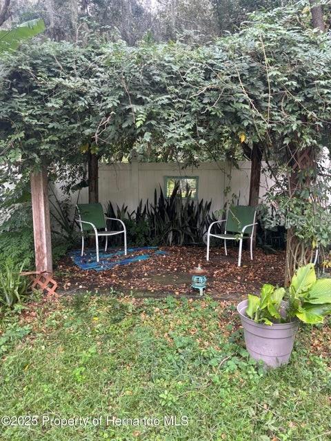 BRYANTS LAKE VIEW MANOR - Residential