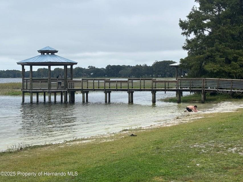 BRYANTS LAKE VIEW MANOR - Residential