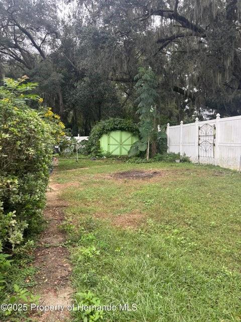 BRYANTS LAKE VIEW MANOR - Residential