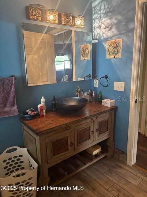 BRYANTS LAKE VIEW MANOR - Residential