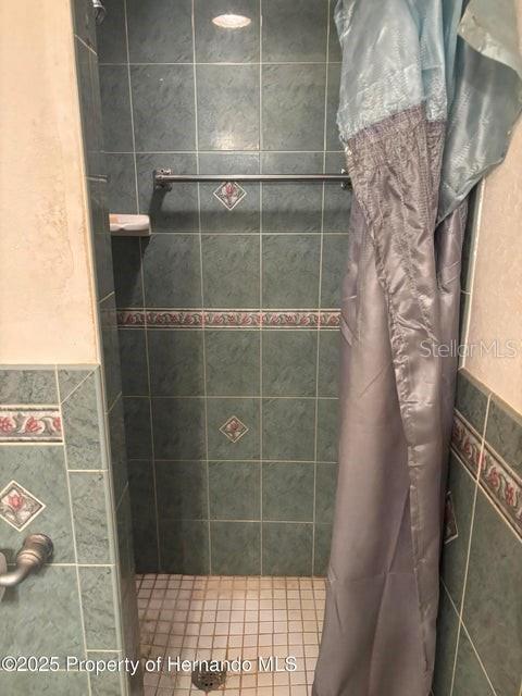 BRYANTS LAKE VIEW MANOR - Residential