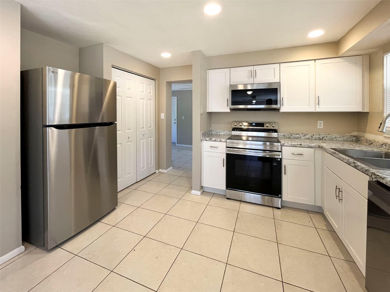 RIDGEWOOD ESTS 3RD ADD RESUB - Residential Lease