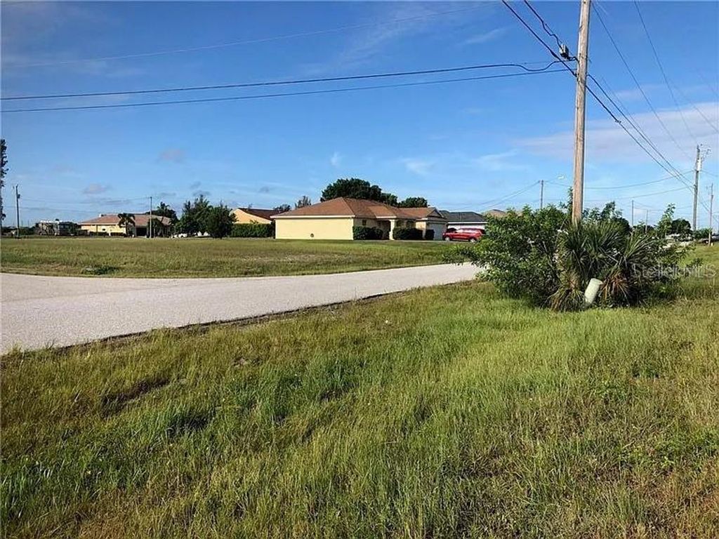 Photo of 339 NE 19th Terrace, Cape Coral, FL 33909 (MLS # O6304655)