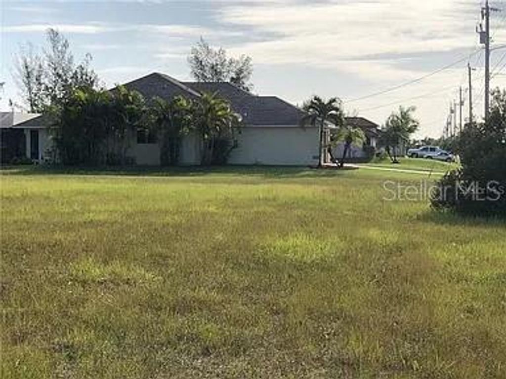 Photo of 339 NE 19th Terrace, Cape Coral, FL 33909 (MLS # O6304655)