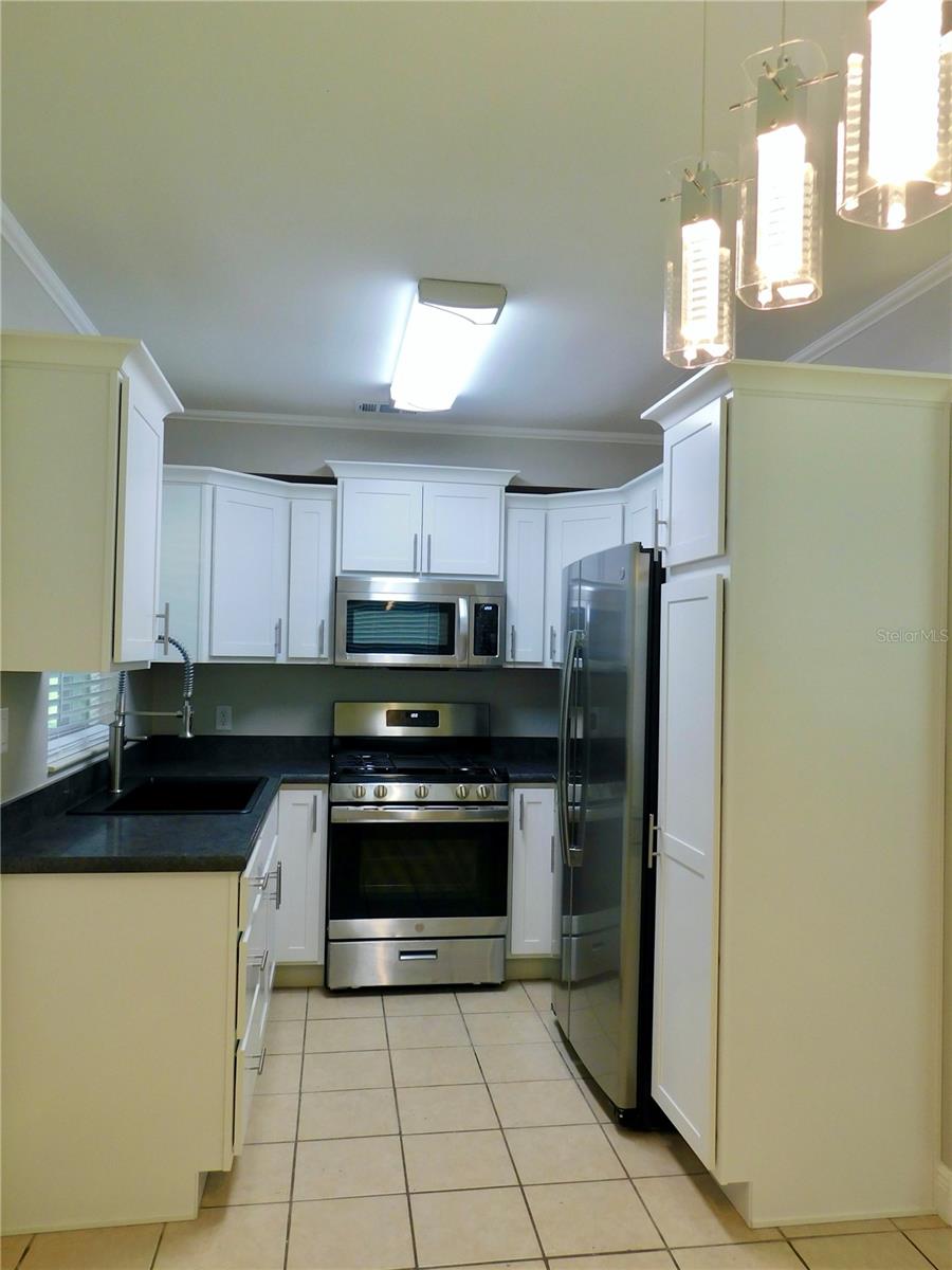 GLENDALE MANOR - Residential
