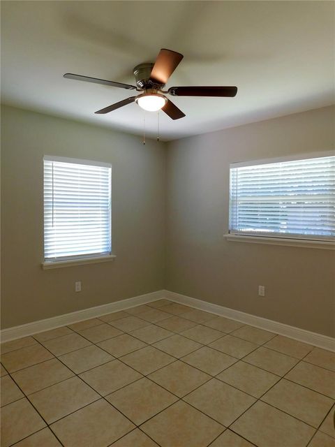 Tiny photo for 921 NE 13th Avenue, Ocala, FL 34470 (MLS # OM724412)