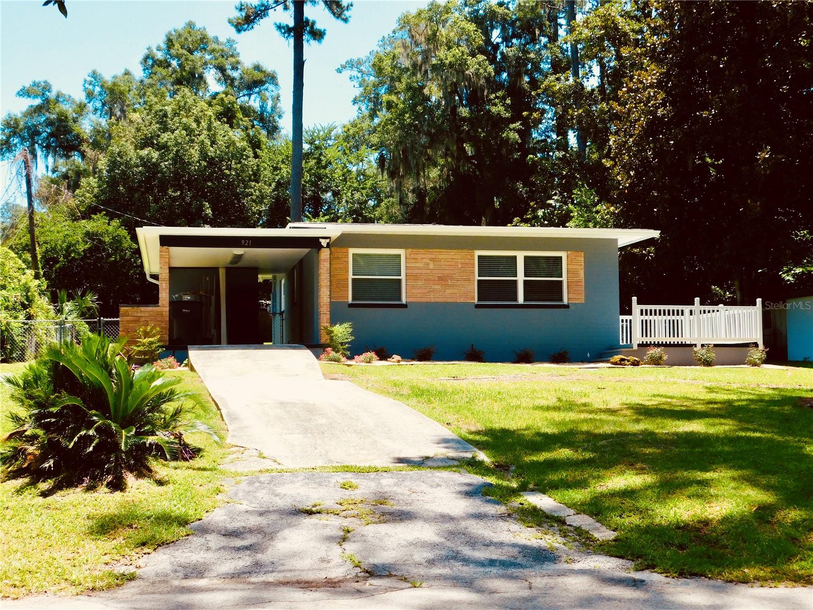 GLENDALE MANOR - Residential