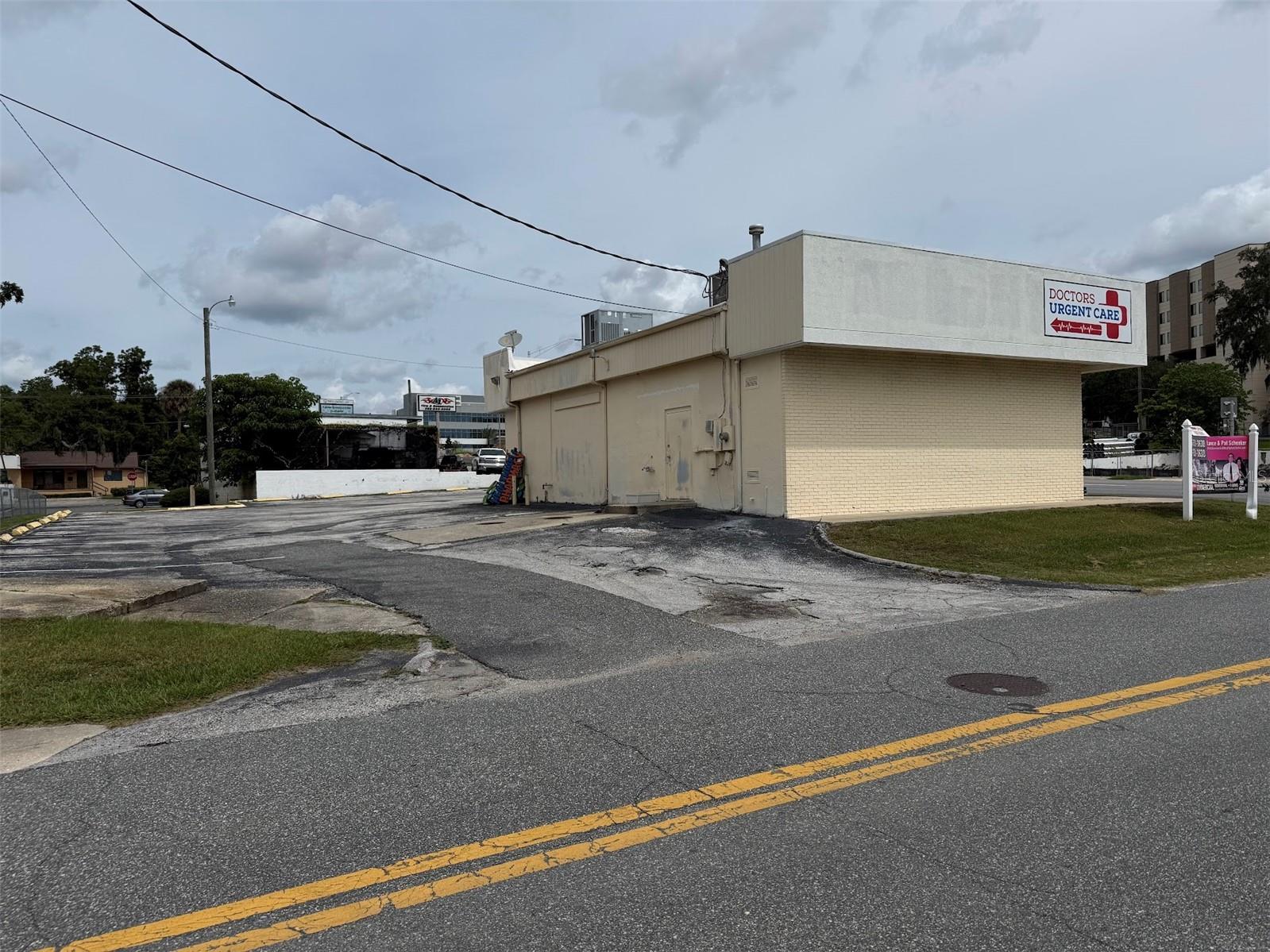 MEADOWVIEW 3RD ADD - Commercial Lease