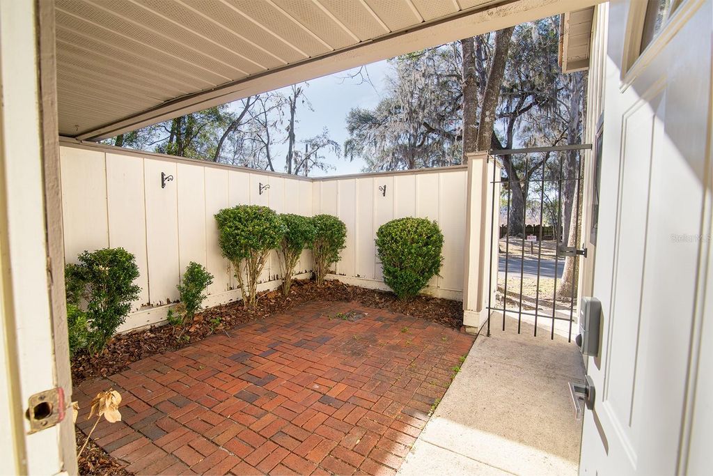 Photo of 5528 SW 4th Place #5528, Gainesville, FL 32607 (MLS # GC537958)